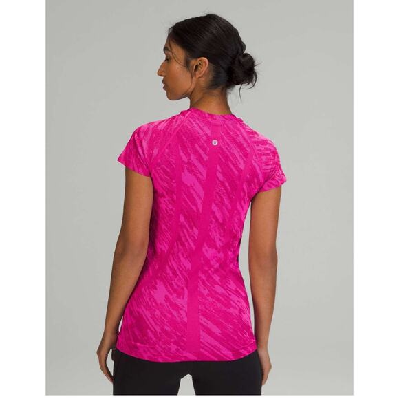 Lululemon Swiftly Tech Short Sleeve Shirt 2.0 Sz 6
Mesh Camo PowPink/Ripened Ras - Picture 2 of 15